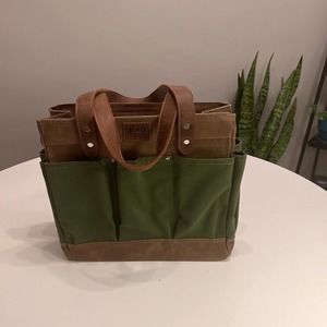 Heavy duty organized garden tote